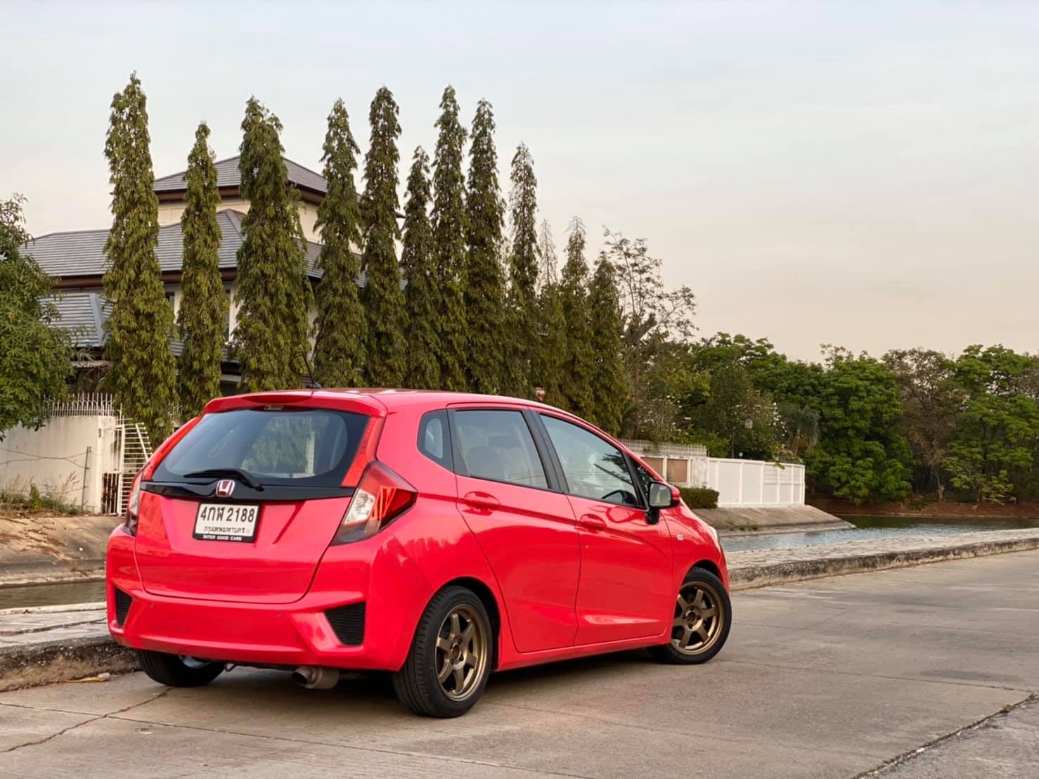 Honda Jazz GK ปี 2014 สีแดง