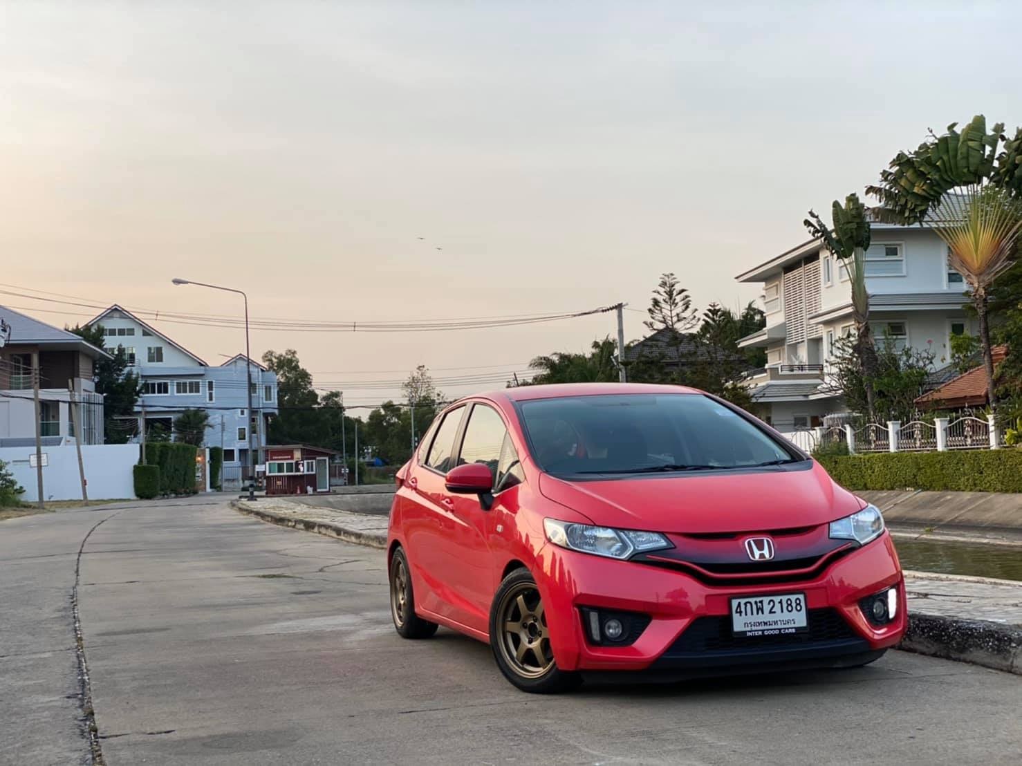 Honda Jazz GK ปี 2014 สีแดง