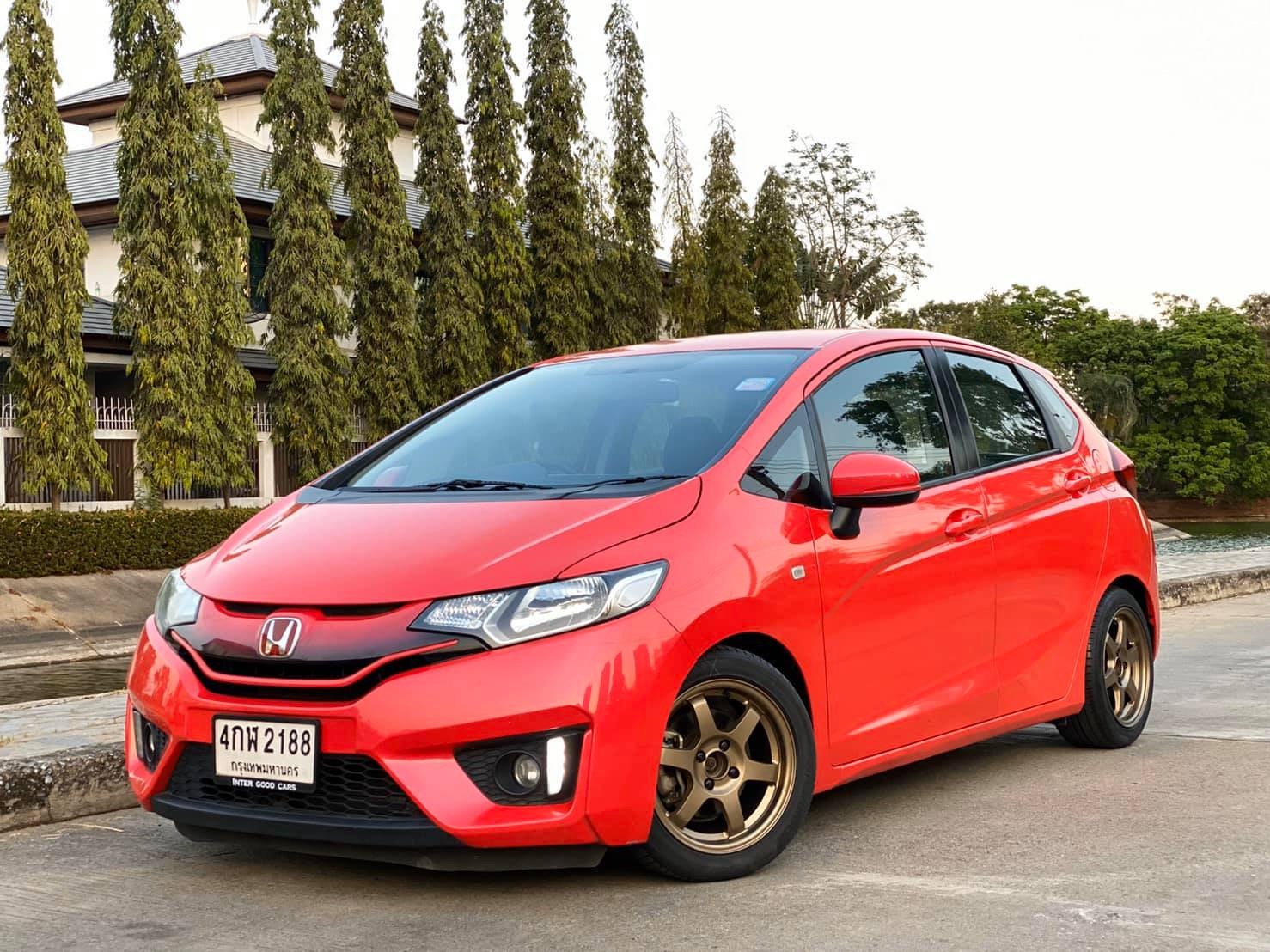 Honda Jazz GK ปี 2014 สีแดง (รูปที่ 9)