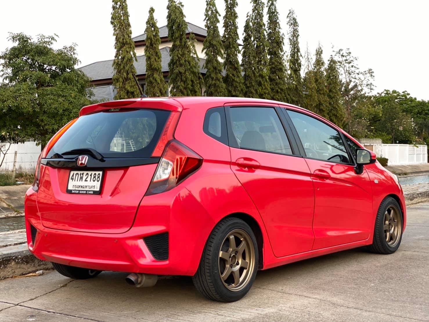 Honda Jazz GK ปี 2014 สีแดง