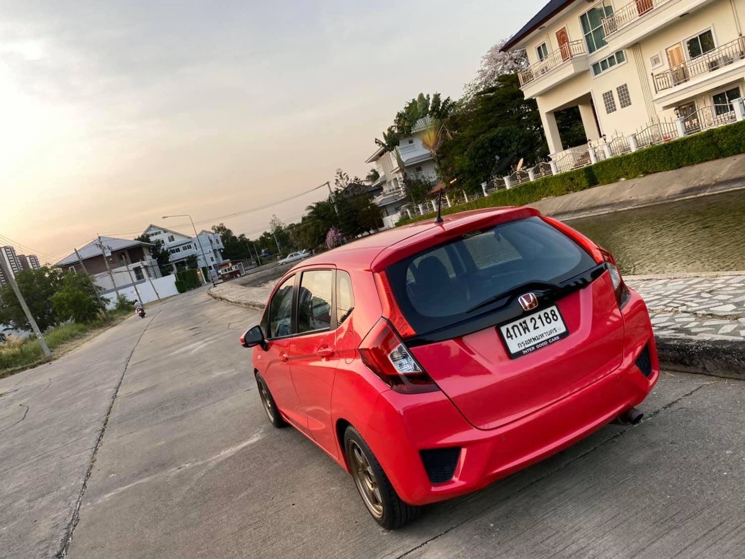 Honda Jazz GK ปี 2014 สีแดง