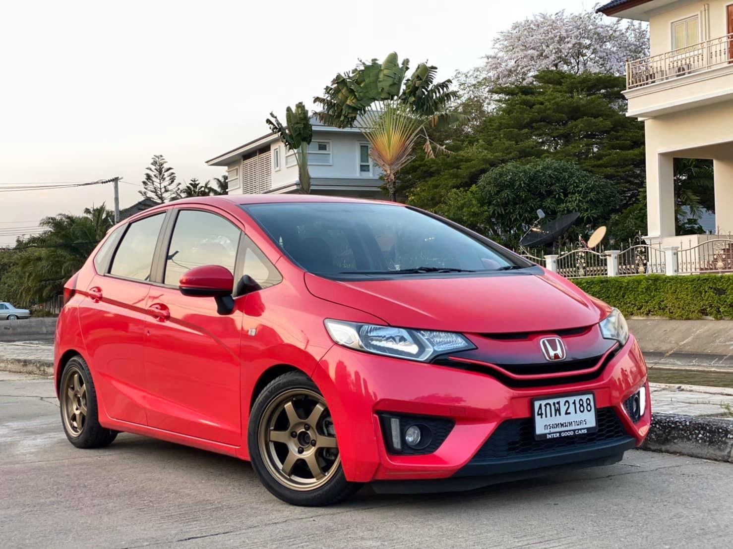 Honda Jazz GK ปี 2014 สีแดง