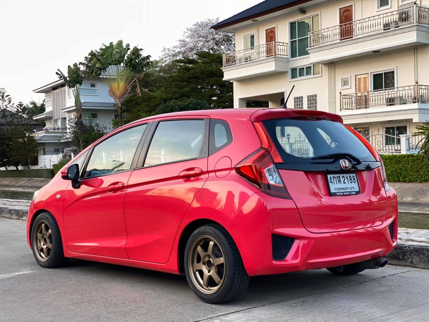 Honda Jazz GK ปี 2014 สีแดง