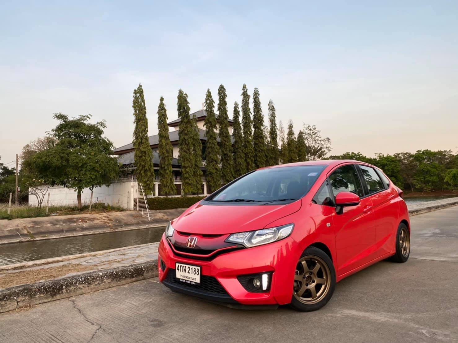 Honda Jazz GK ปี 2014 สีแดง (รูปที่ 2)