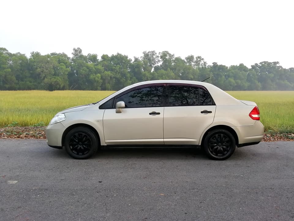 Nissan Tiida Latio ปี 2010 (รูปที่ 4)