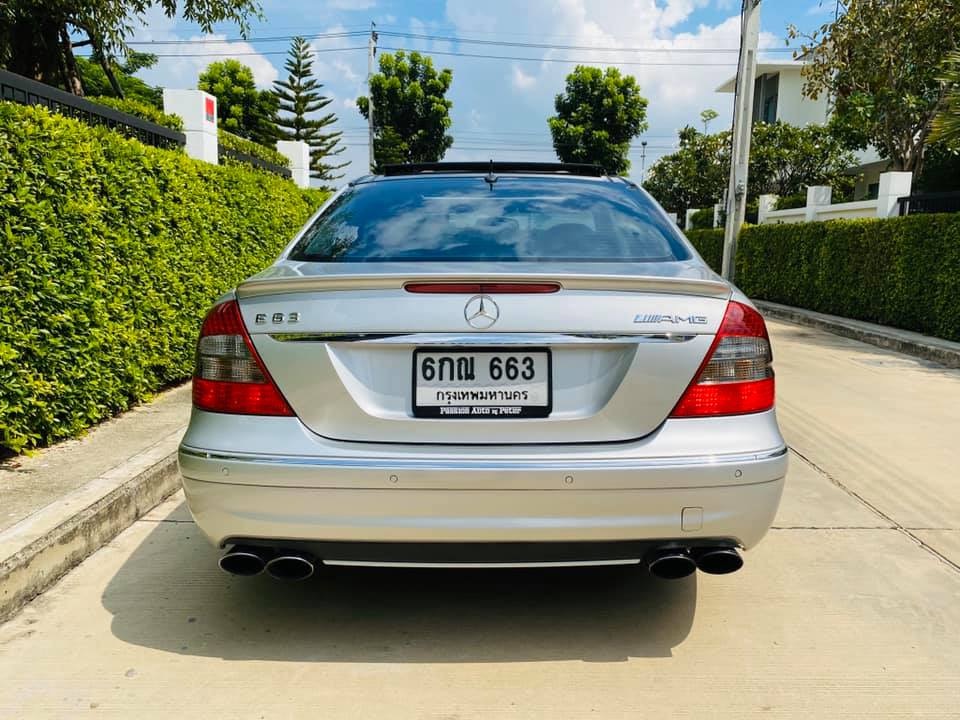 2007 Mercedes E63 AMG (รูปที่ 10)