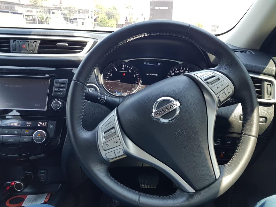Nissan X-trail ปี 2017 สีเทา (รูปที่ 11)
