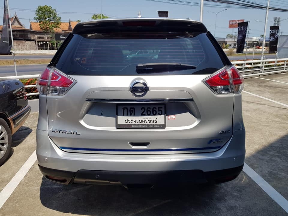 Nissan X-trail ปี 2017 สีเทา (รูปที่ 4)
