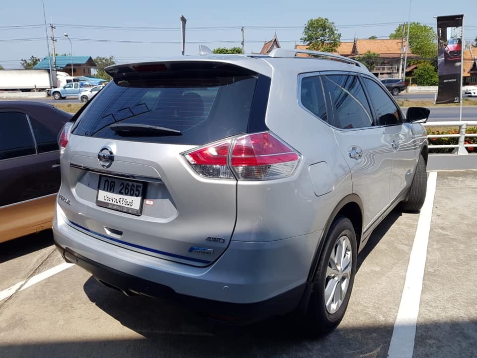 Nissan X-trail ปี 2017 สีเทา (รูปที่ 5)