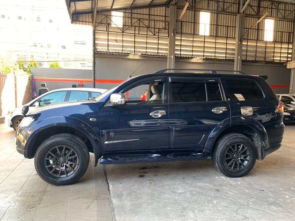 Mitsubishi Pajero Sport ปี 2012 สีน้ำเงิน (รูปที่ 4)