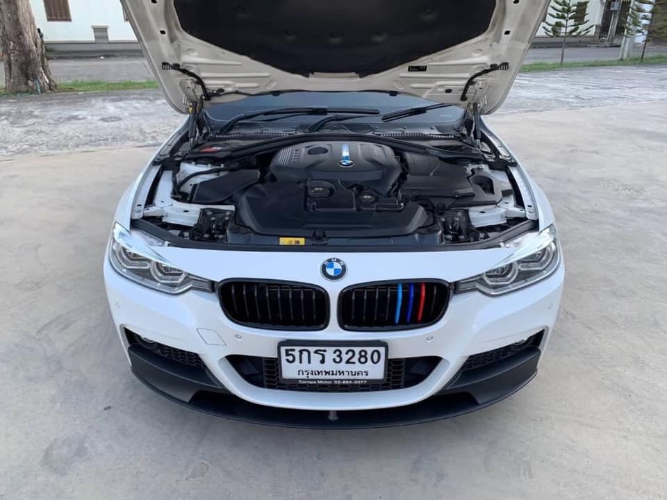 BMW 3 Series F30 330e ปี 2016 สีขาว (รูปที่ 14)