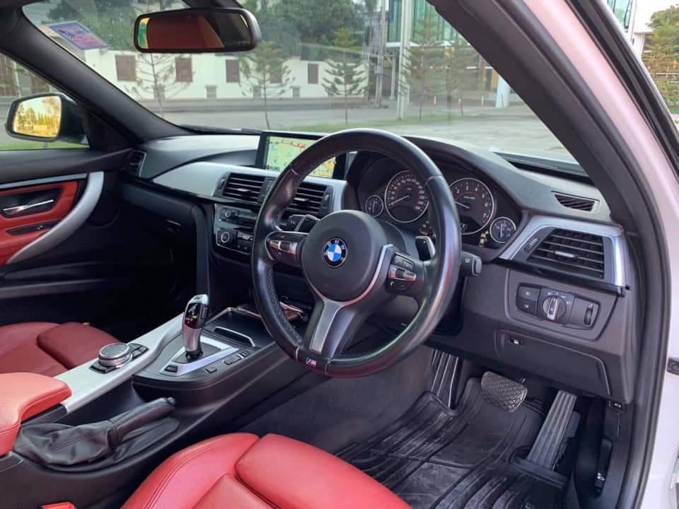 BMW 3 Series F30 330e ปี 2016 สีขาว (รูปที่ 4)