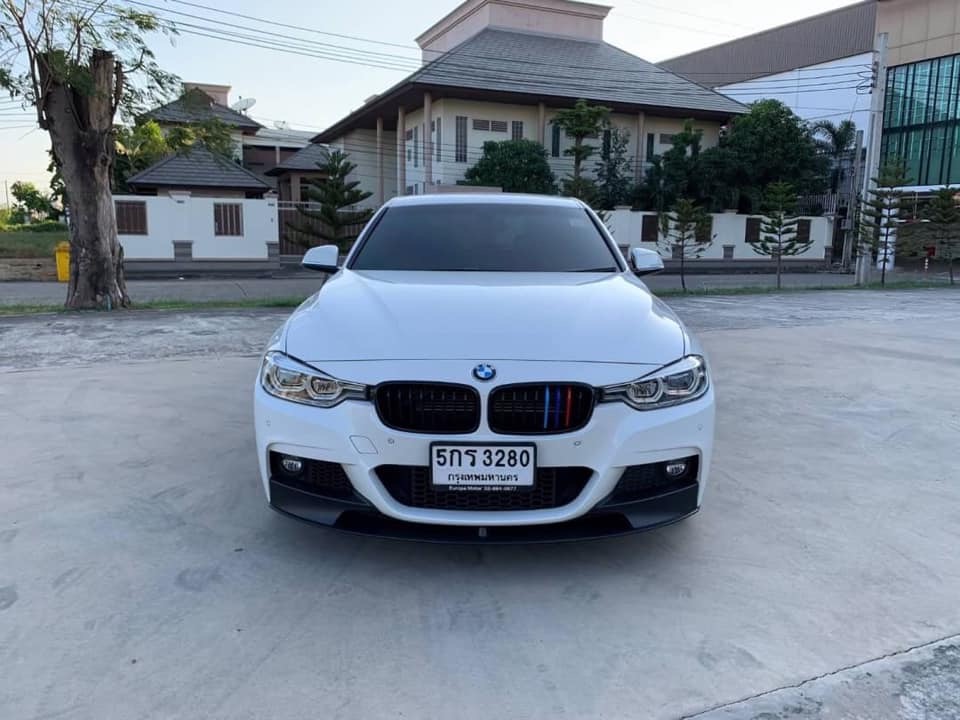 BMW 3 Series F30 330e ปี 2016 สีขาว (รูปที่ 2)