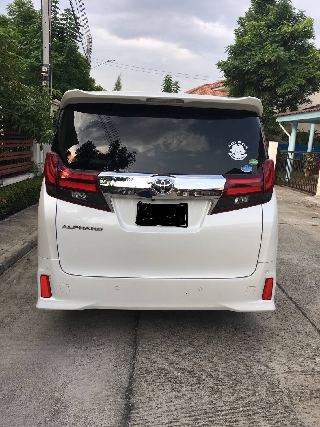 Toyota Alphard ปี 2018 สีขาว (รูปที่ 3)