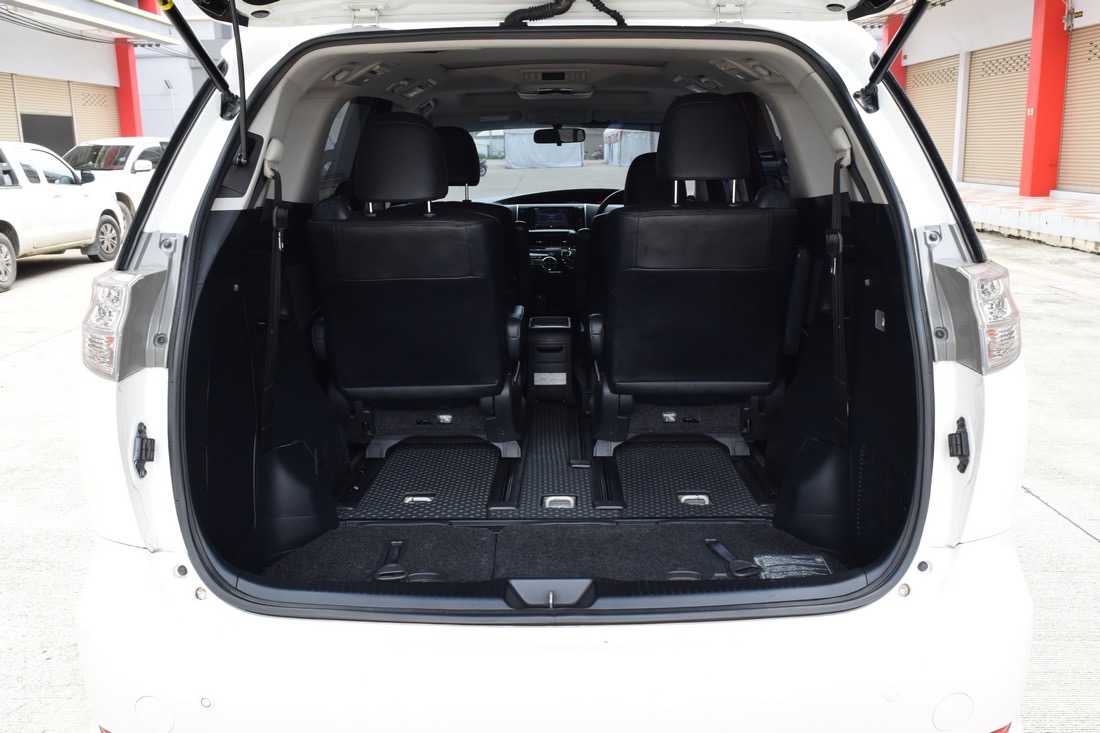 Toyota Estima ปี 2012 สีขาว (รูปที่ 5)