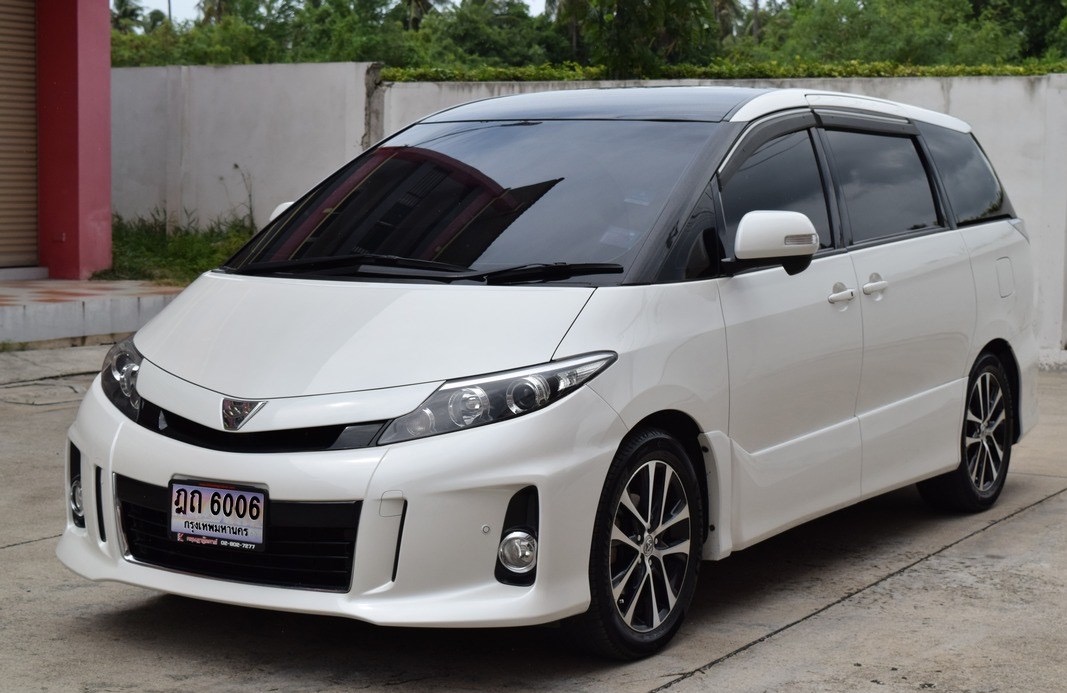 Toyota Estima ปี 2012 สีขาว