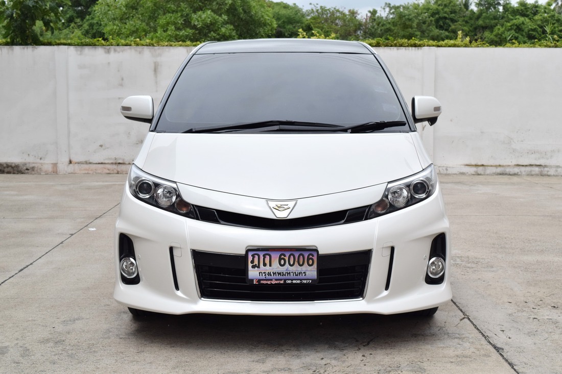 Toyota Estima ปี 2012 สีขาว