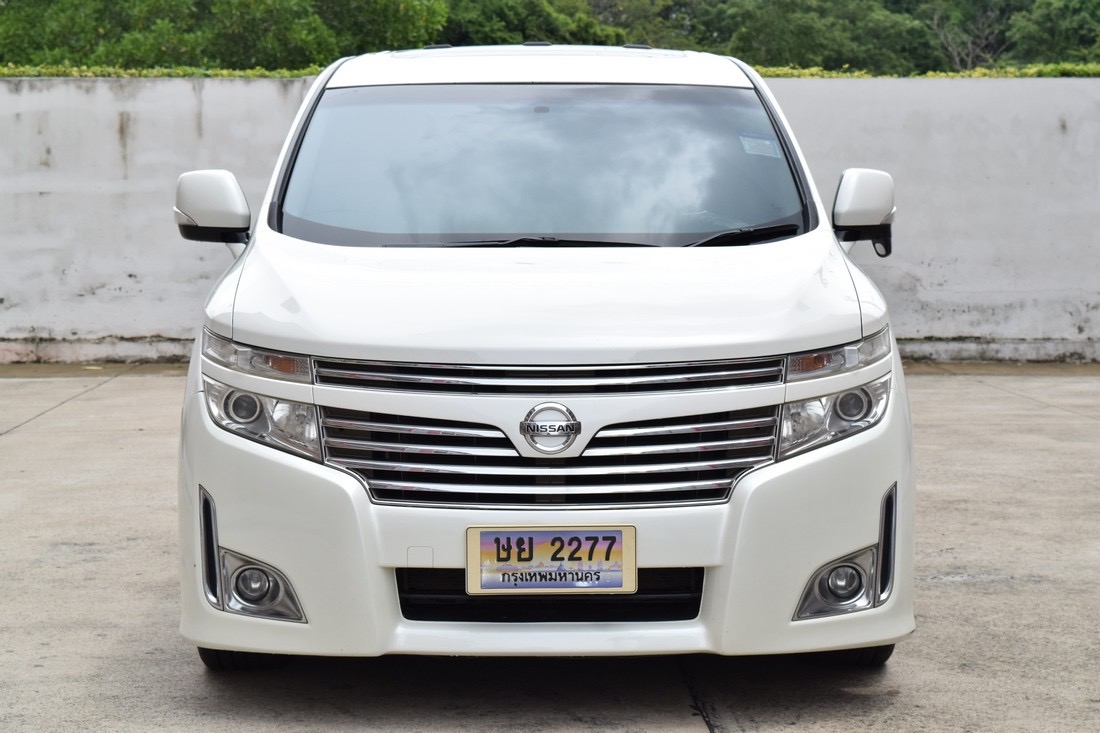 Nissan Elgrand ปี 2011 สีขาว (รูปที่ 2)