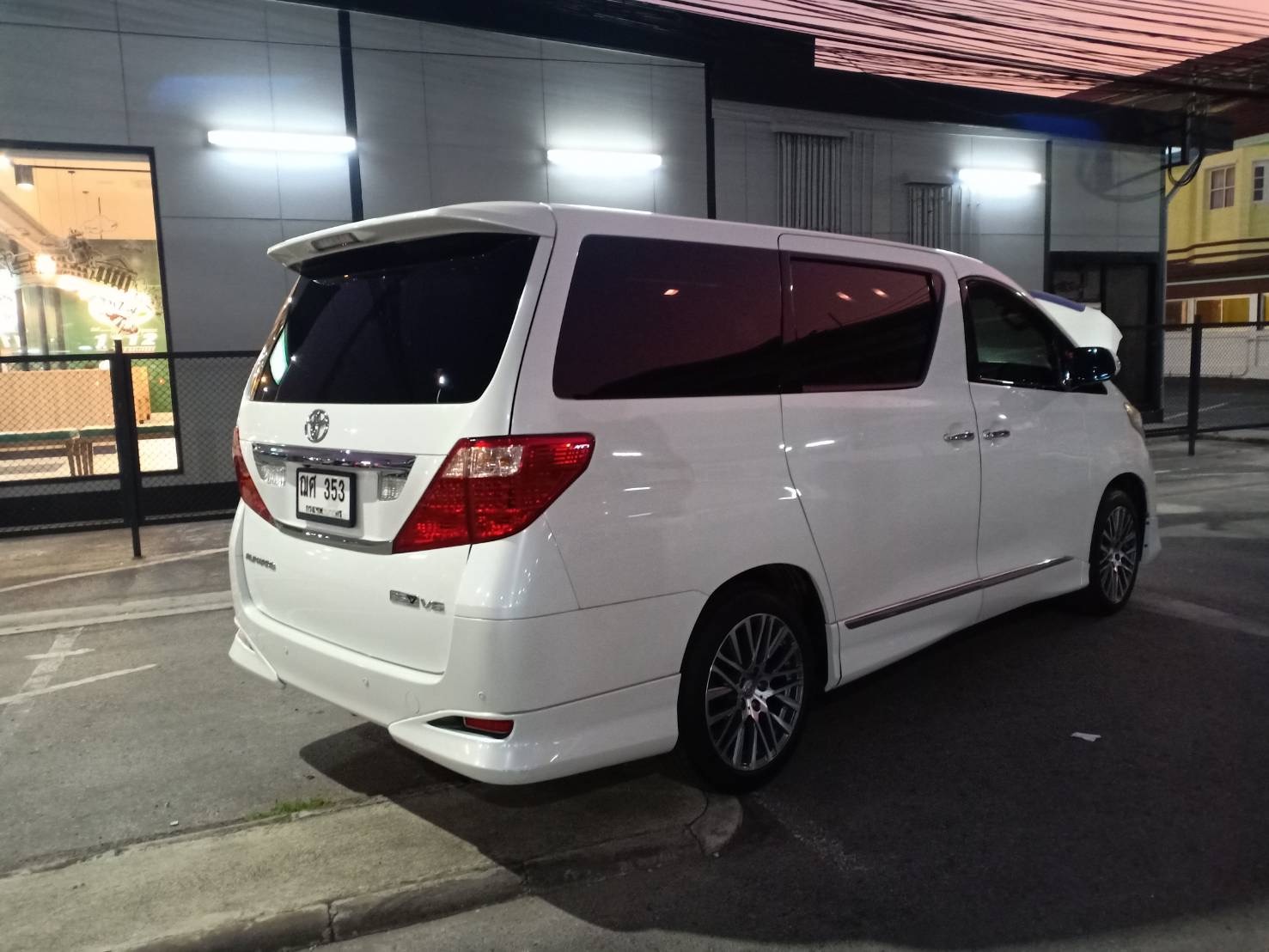 Toyota Alphard ปี 2010 สีขาว (รูปที่ 10)