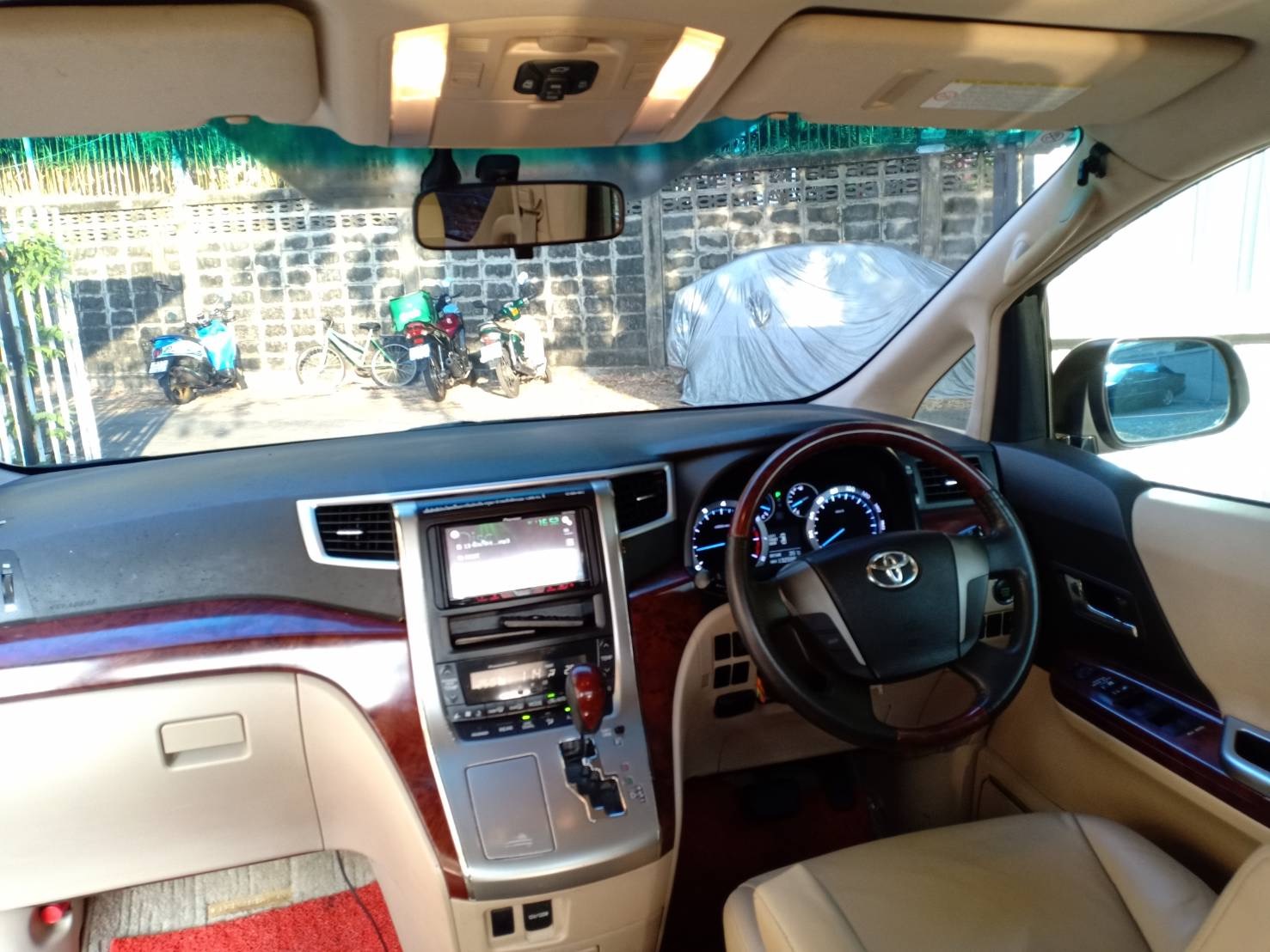 Toyota Alphard ปี 2010 สีขาว (รูปที่ 5)