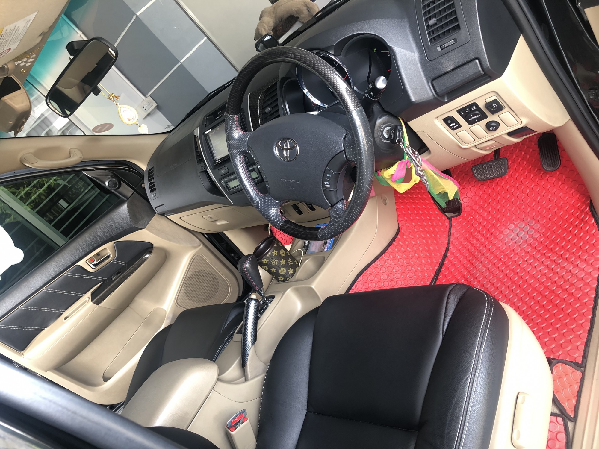 Toyota Fortuner ปี 2011 สีดำ (รูปที่ 4)