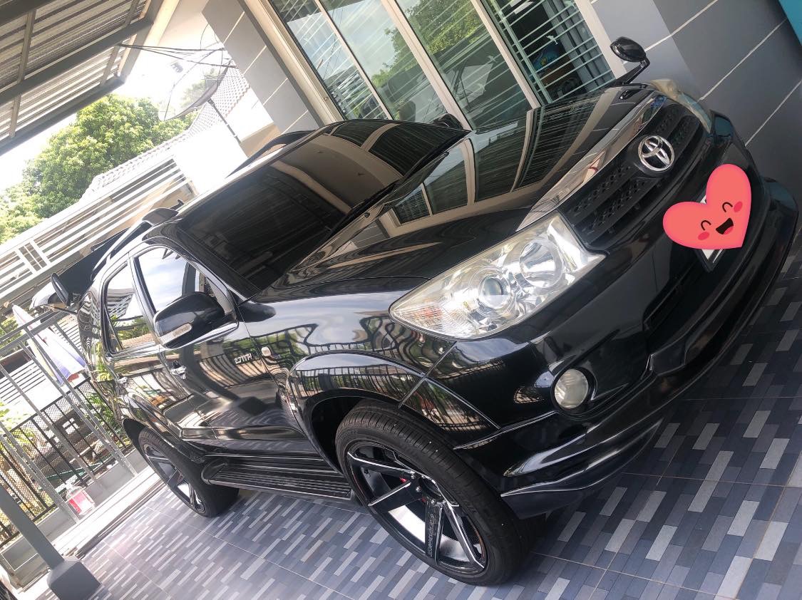 Toyota Fortuner ปี 2011 สีดำ