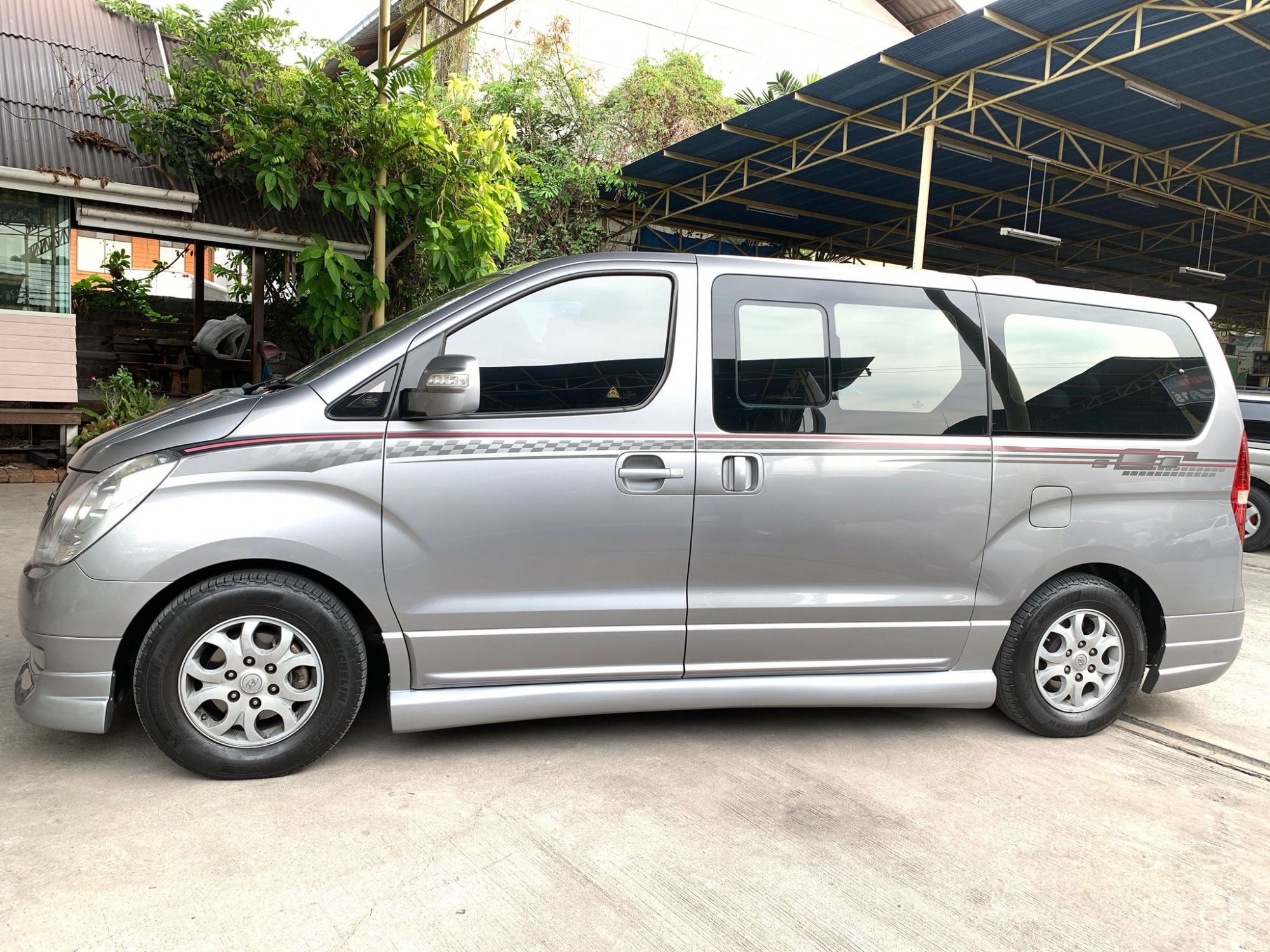 Hyundai H-1 ปี 2011 สีเงิน (รูปที่ 15)
