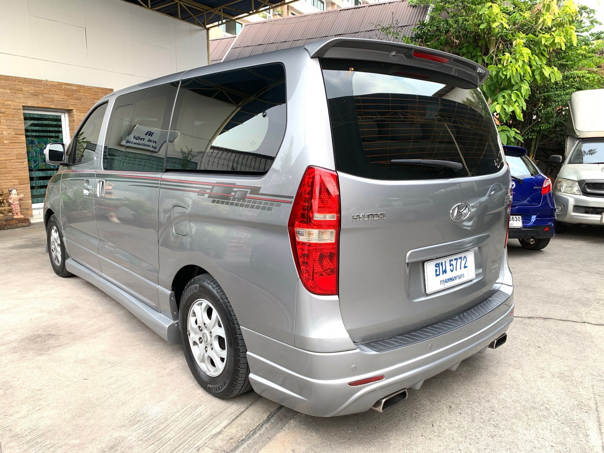 Hyundai H-1 ปี 2011 สีเงิน (รูปที่ 12)