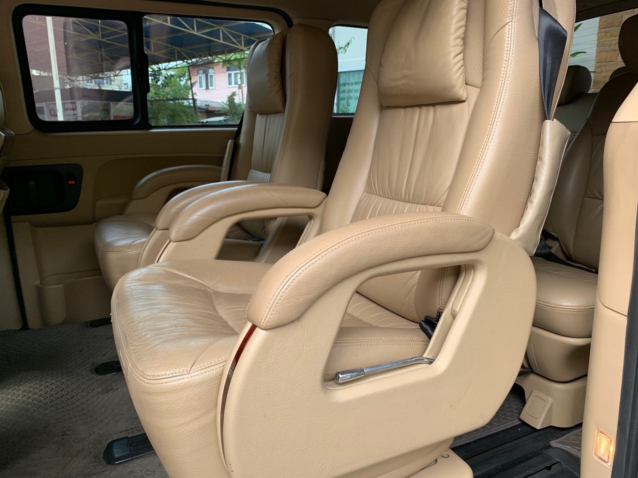 Hyundai H-1 ปี 2011 สีเงิน (รูปที่ 5)