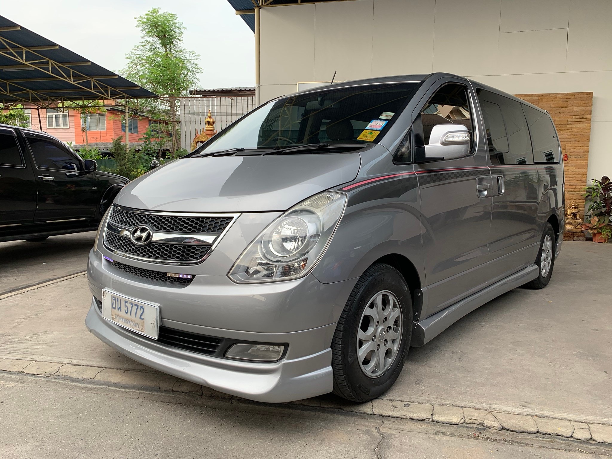 Hyundai H-1 ปี 2011 สีเงิน (รูปที่ 6)