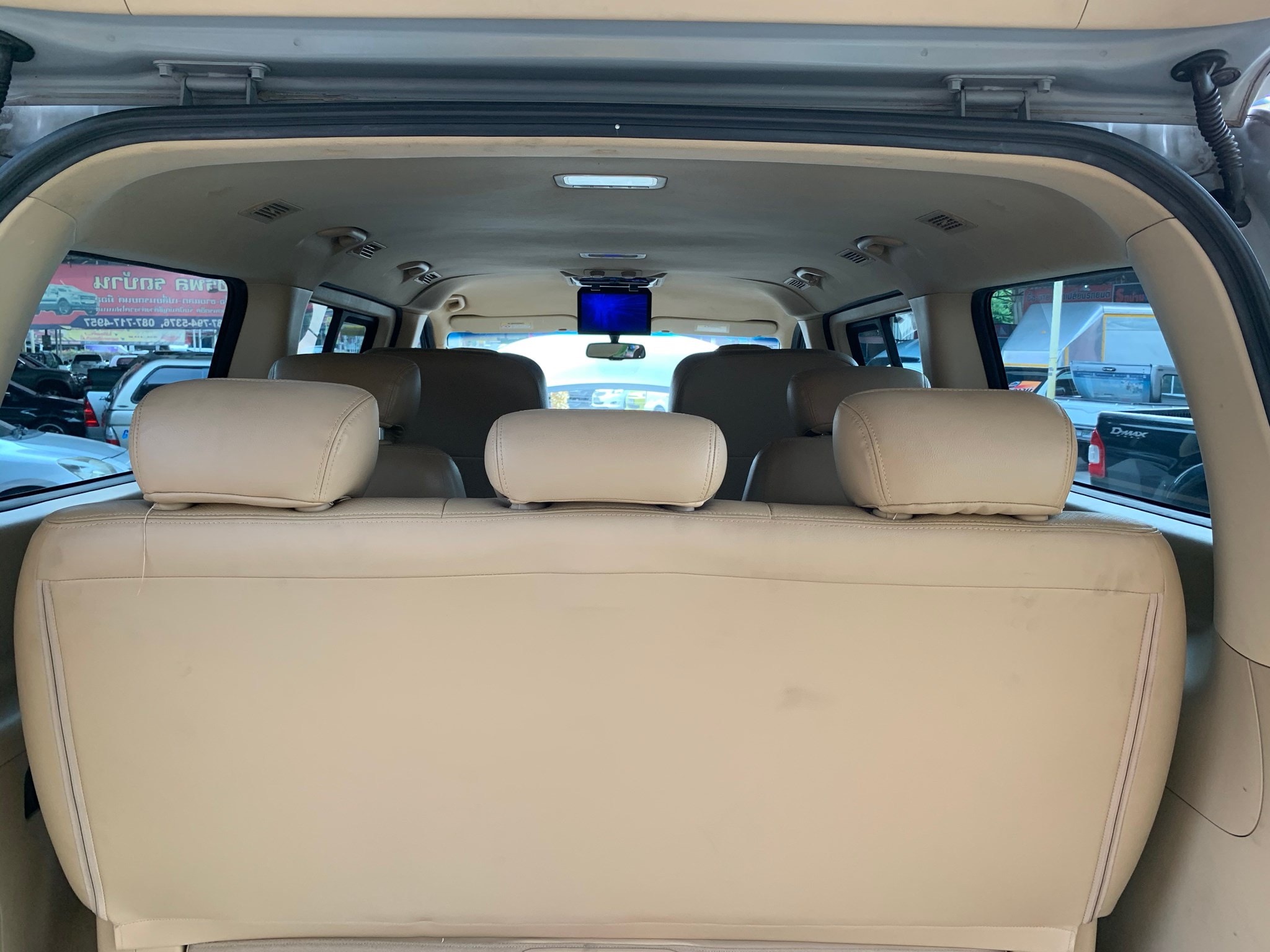 Hyundai H-1 ปี 2011 สีเงิน (รูปที่ 2)