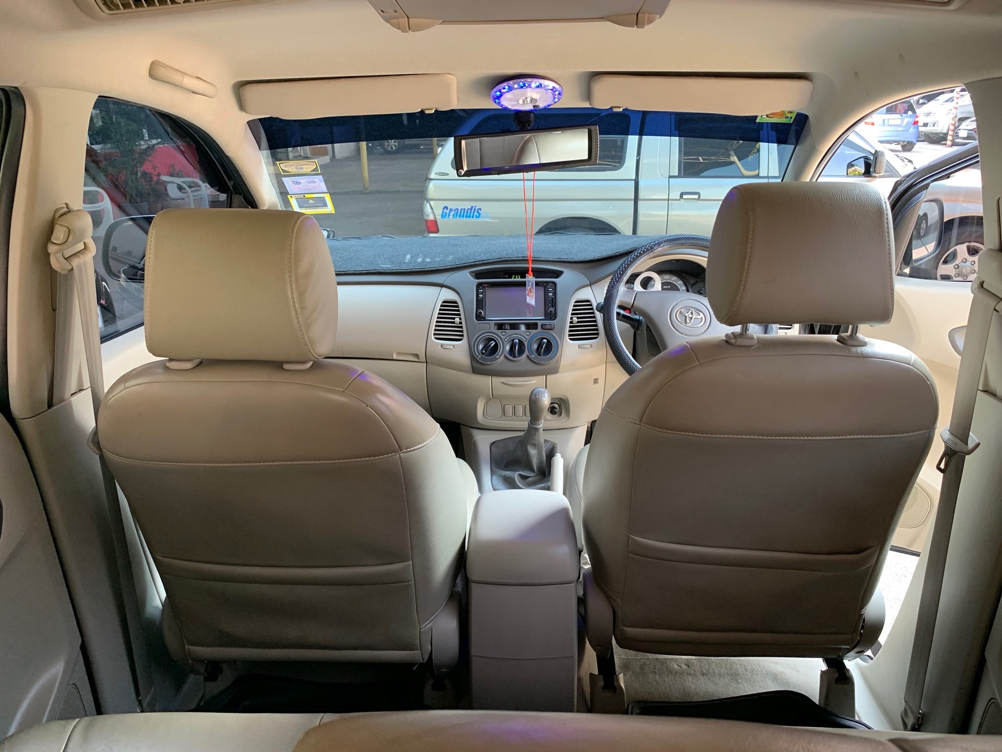 Toyota Innova ปี 2009 สีดำ (รูปที่ 8)