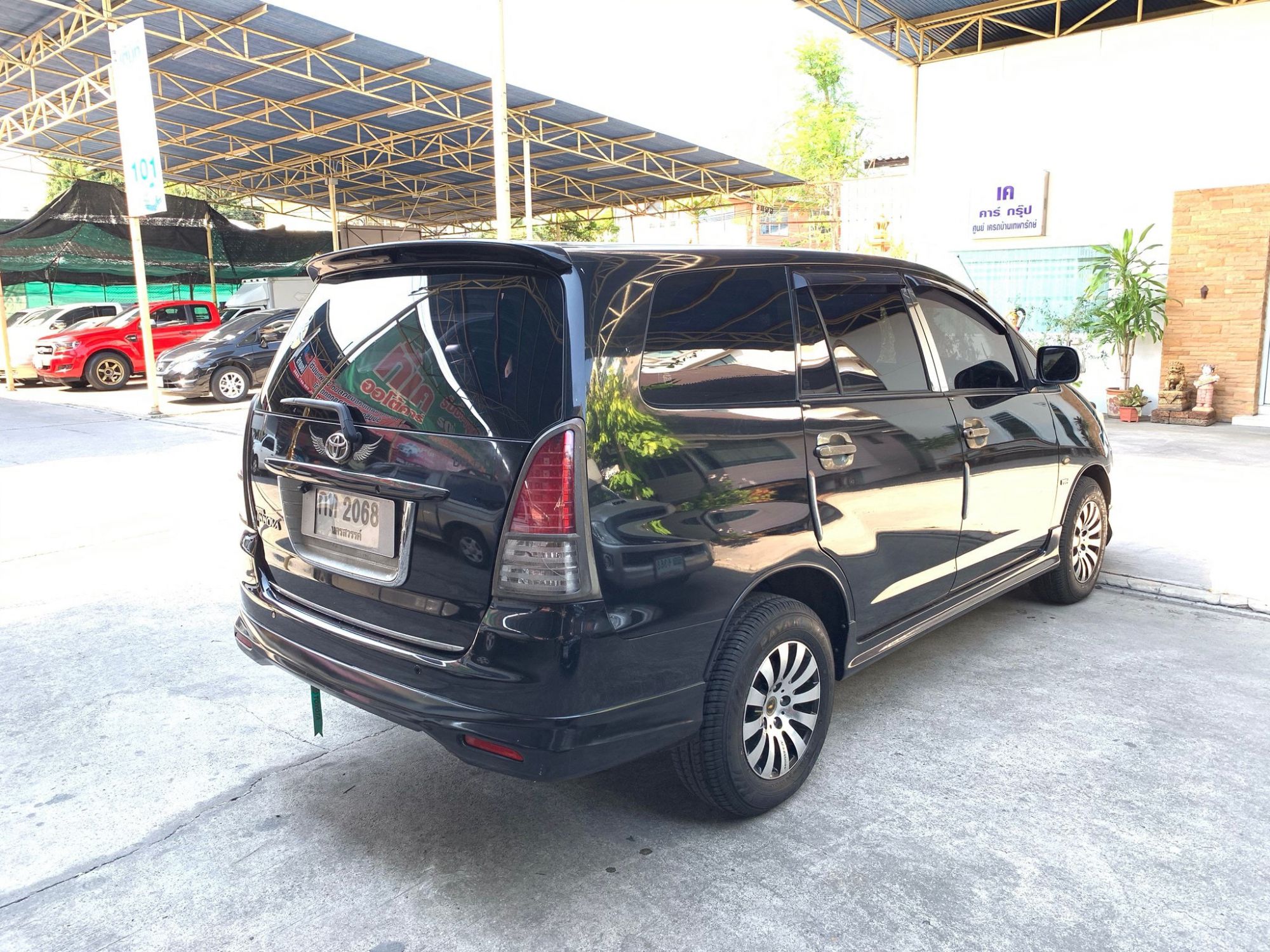 Toyota Innova ปี 2009 สีดำ (รูปที่ 12)