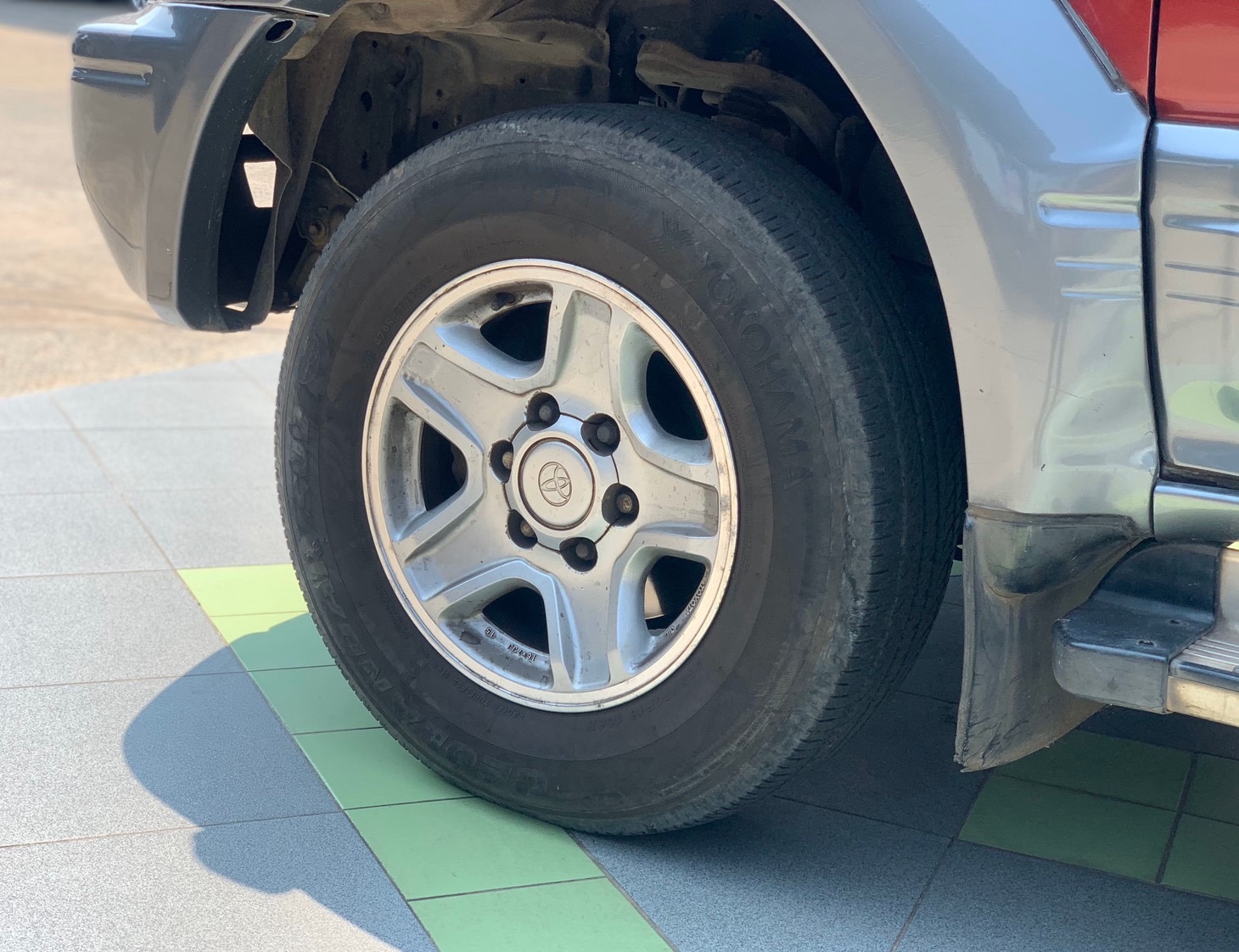 Toyota Land Cruiser Prado J90 ปี 1997 สีแดง (รูปที่ 7)
