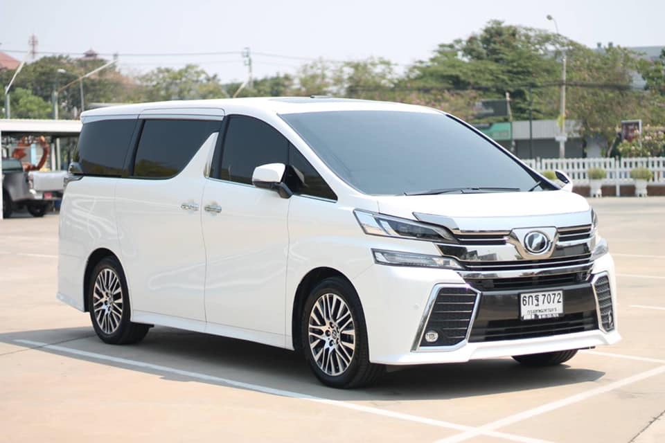 Toyota Vellfire ปี 2017 สีขาว