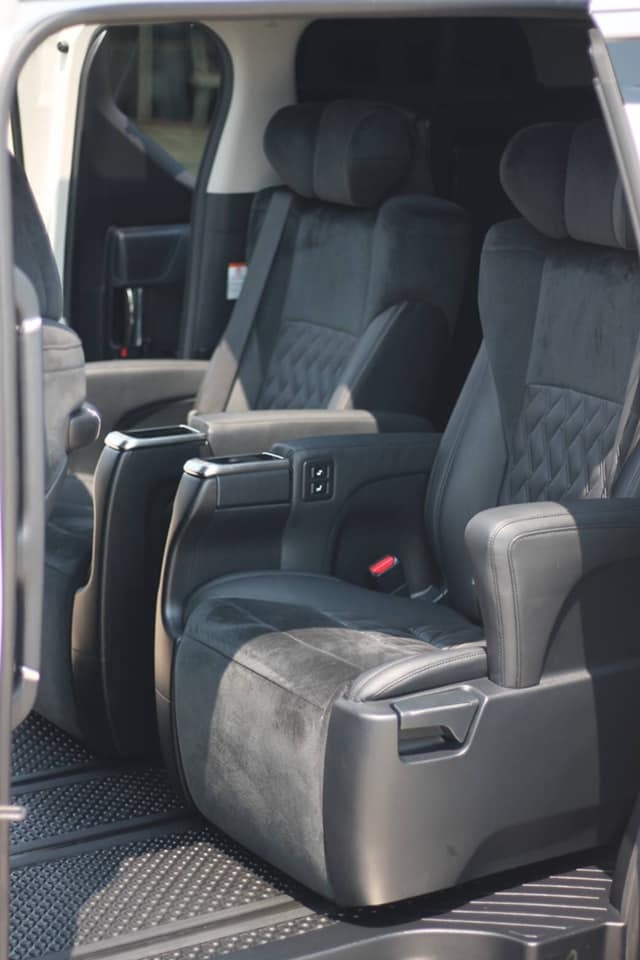 Toyota Vellfire ปี 2017 สีขาว (รูปที่ 3)