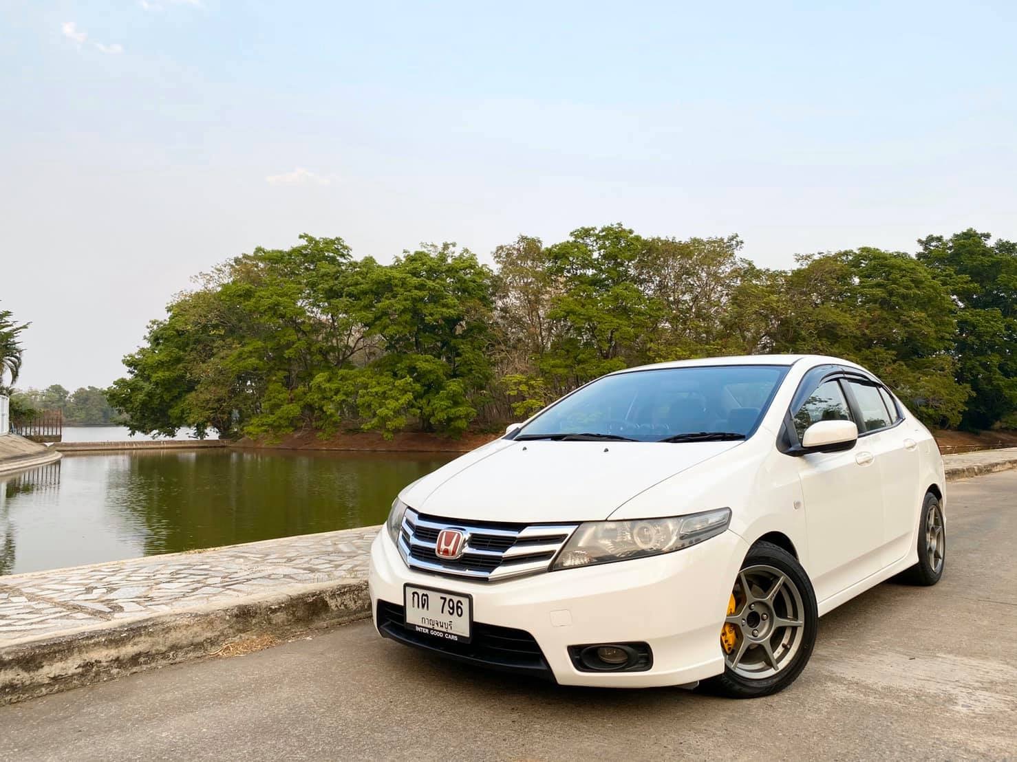 Honda City ปี 2012 สีขาว (รูปที่ 3)