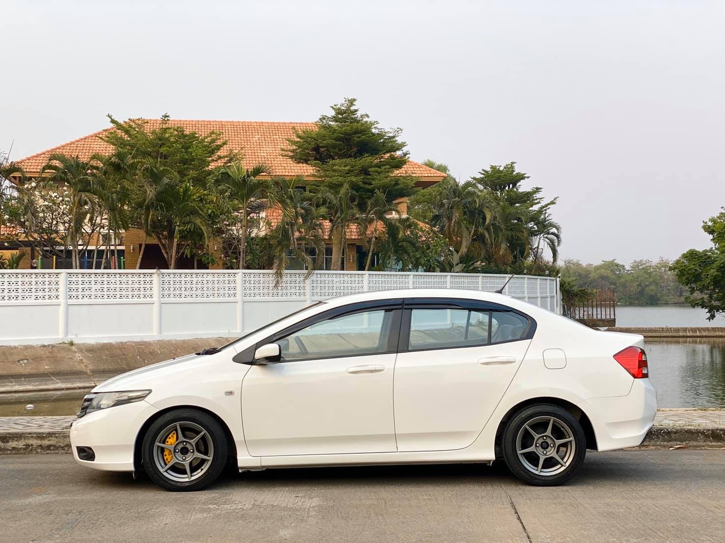 Honda City ปี 2012 สีขาว