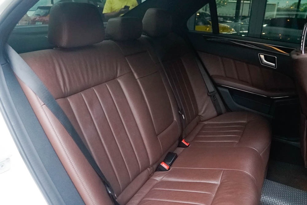 Mercedes-Benz E-Class W212 E200 ปี 2014 สีขาว (รูปที่ 13)