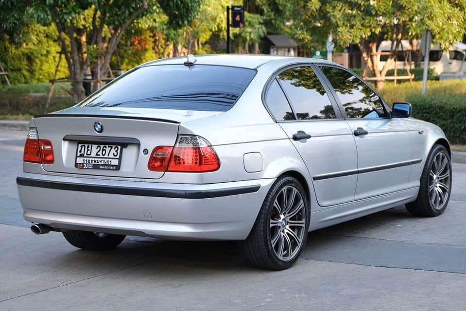 BMW 3 Series E46 318i ปี 2004 สีเงิน (รูปที่ 4)