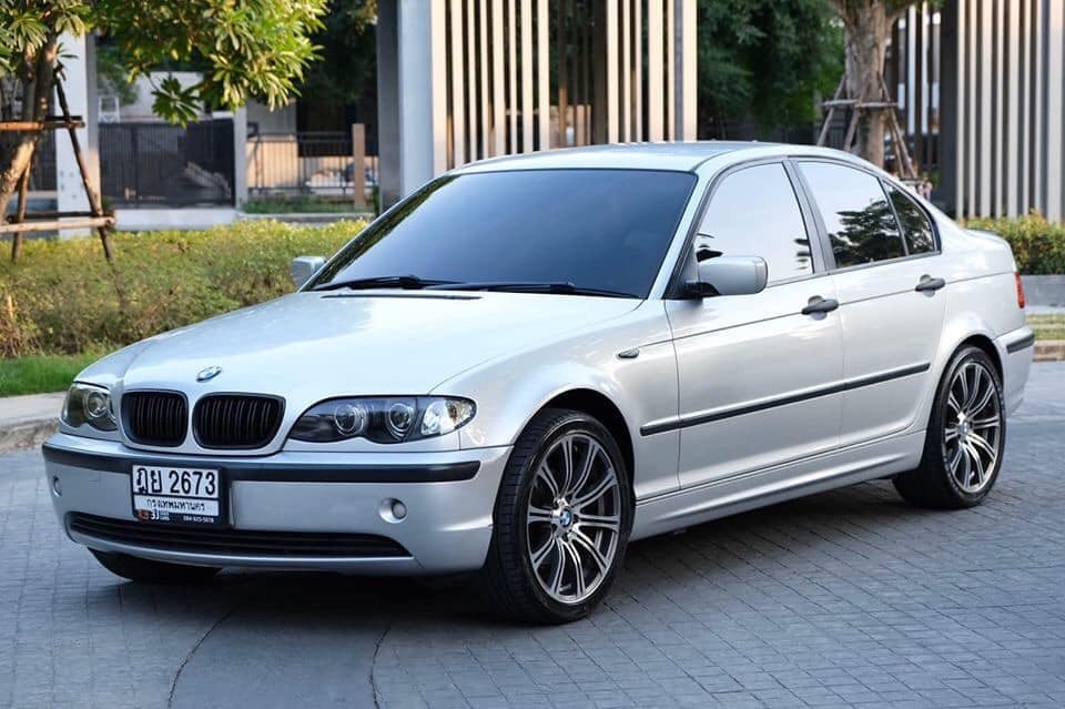 BMW 3 Series E46 318i ปี 2004 สีเงิน