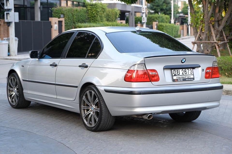 BMW 3 Series E46 318i ปี 2004 สีเงิน