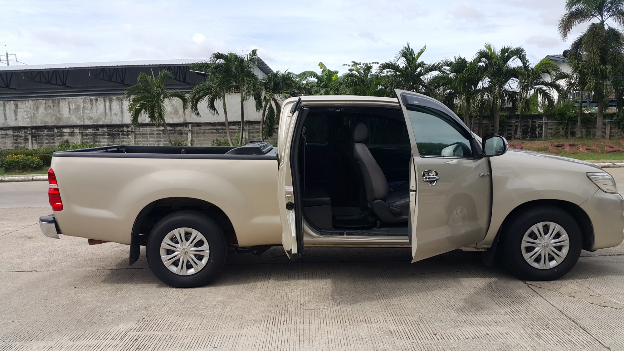 Toyota Hilux Vigo Vigo Extra cab ปี 2013 สีเทา (รูปที่ 5)