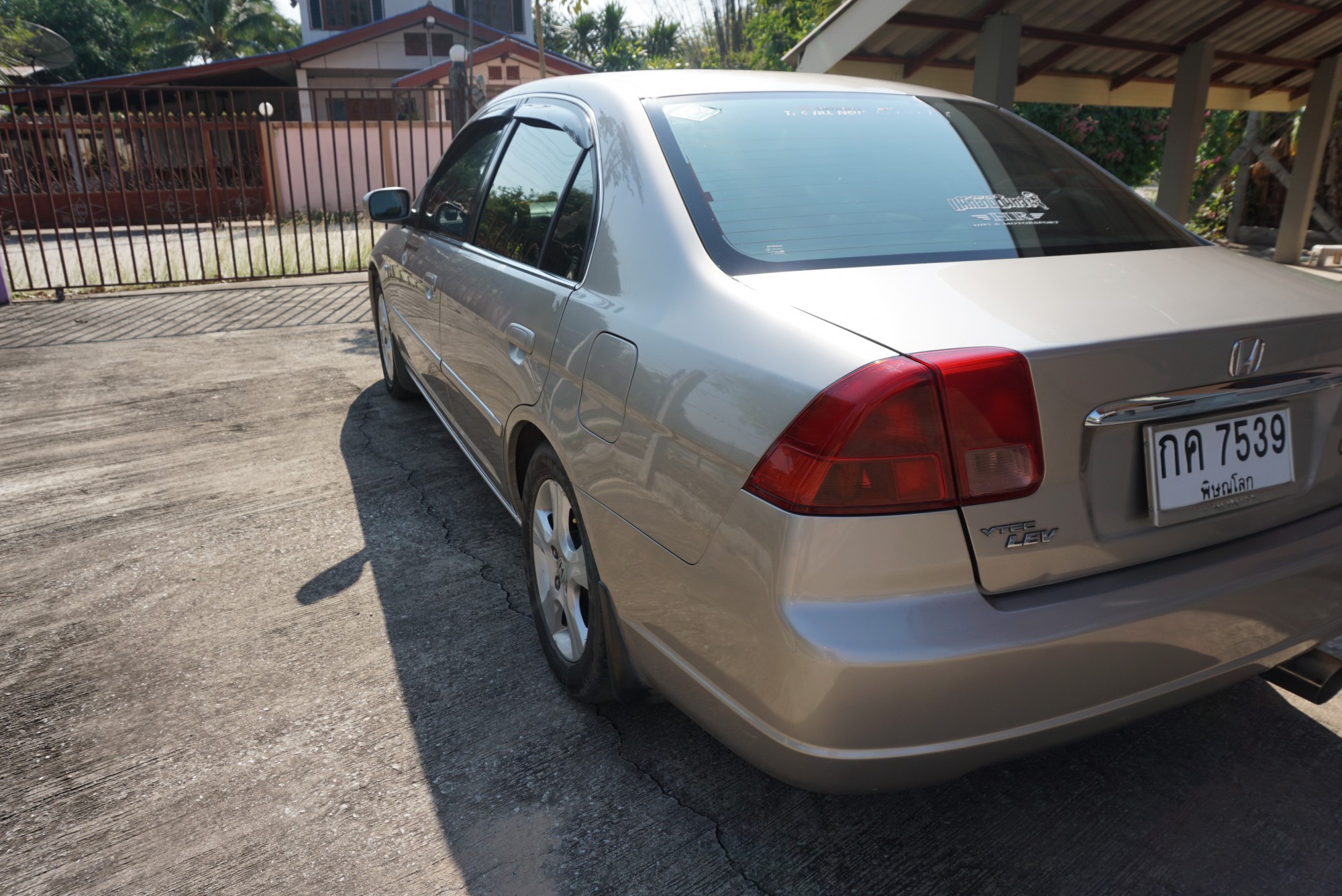 Honda Civic ES (Dimension) ปี 2001 สีทอง (รูปที่ 4)