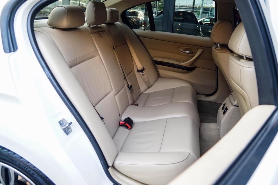 BMW 3 Series E90 318i ปี 2010 สีขาว (รูปที่ 11)