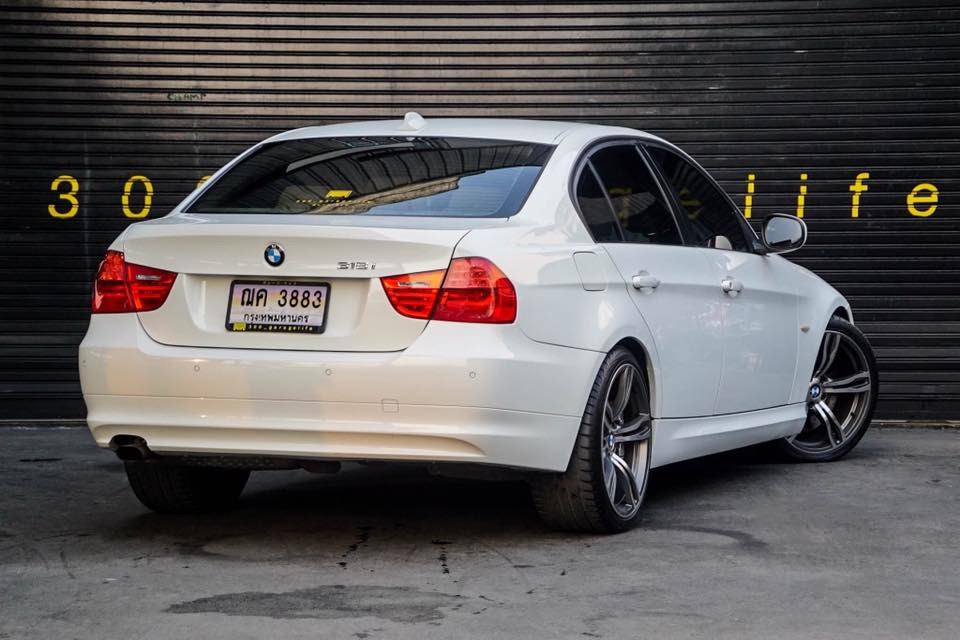 BMW 3 Series E90 318i ปี 2010 สีขาว (รูปที่ 2)