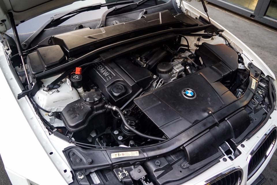 BMW 3 Series E90 318i ปี 2010 สีขาว (รูปที่ 16)