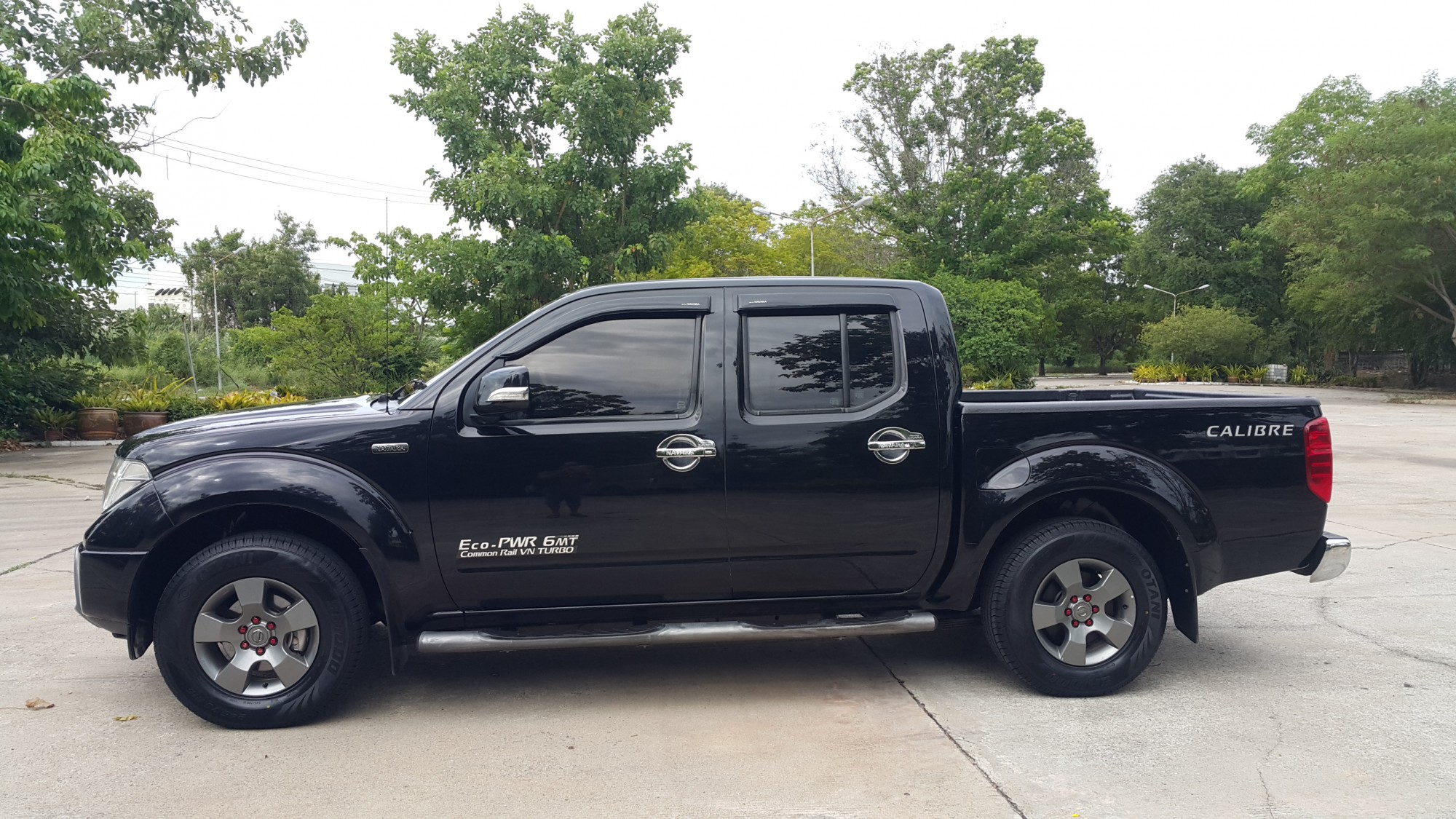Nissan Navara ปี 2015 สีดำ (รูปที่ 2)