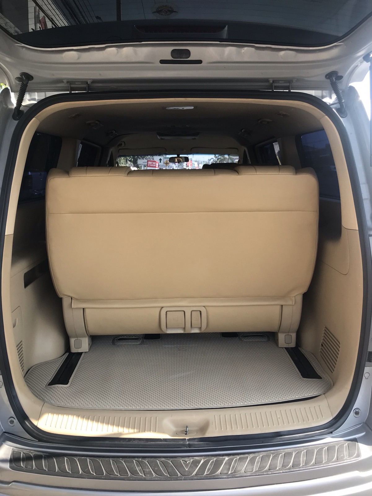 Hyundai H-1 ปี 2012 สีเทา (รูปที่ 20)