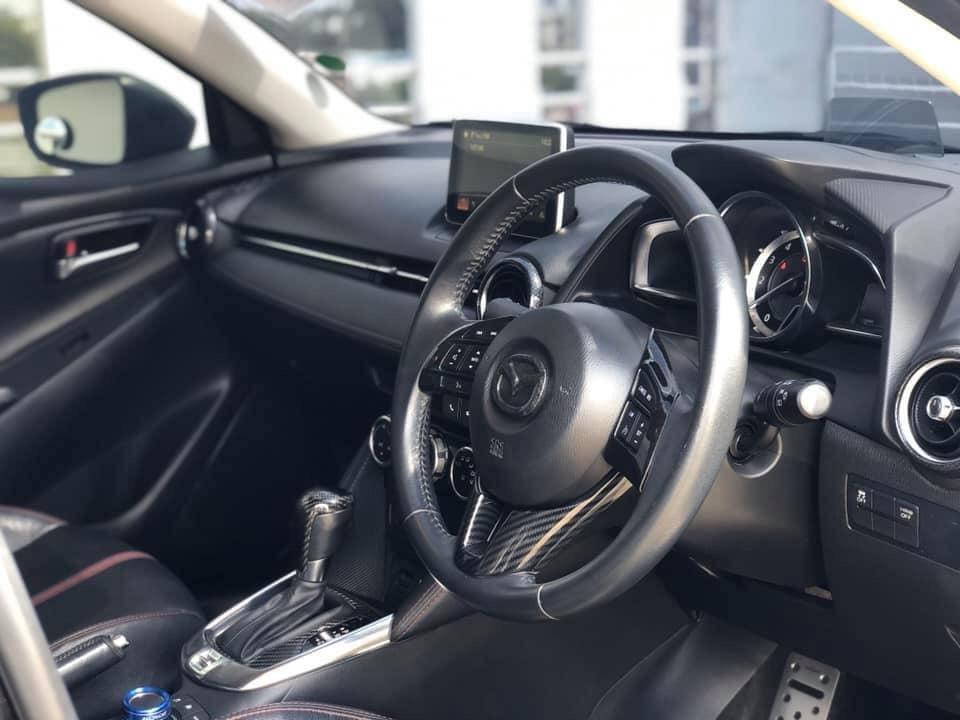 Mazda 2 ปี 2016 สีดำ (รูปที่ 4)